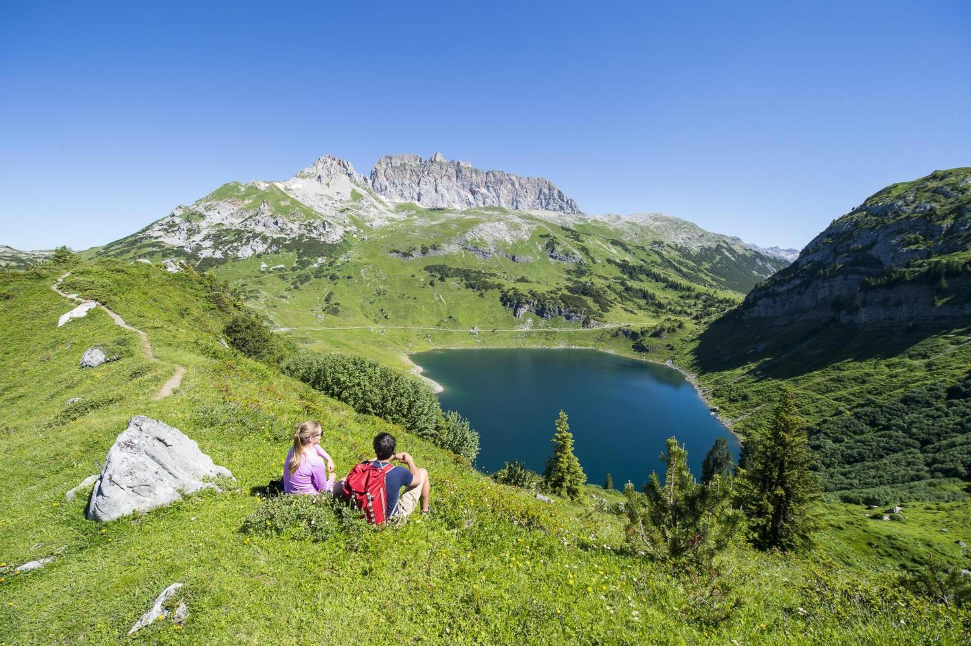 Haus Adrian Lägenhet Wald am Arlberg Exteriör bild